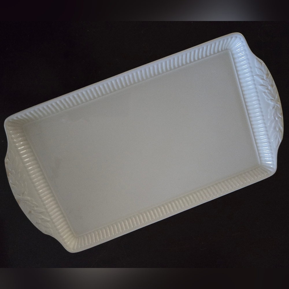 Elegant Wedgewood Serving Tray - Picture 3 of 16